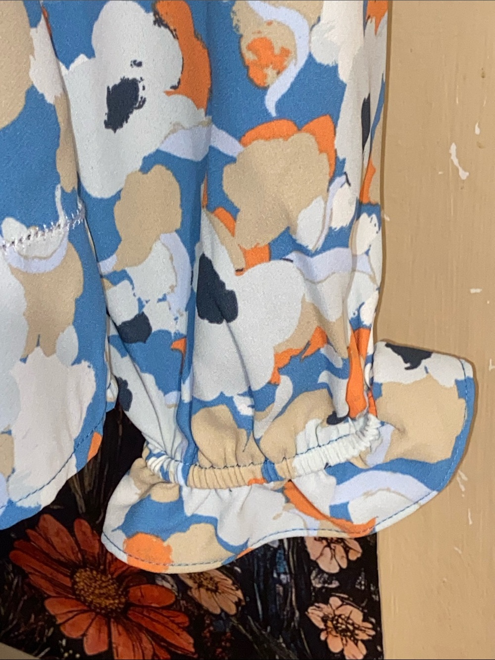 JOIE LIMITED EDITION FLORAL BLOUSE Pleats & Ruffles Blue Cream Orange & Black - Picture 4 of 9